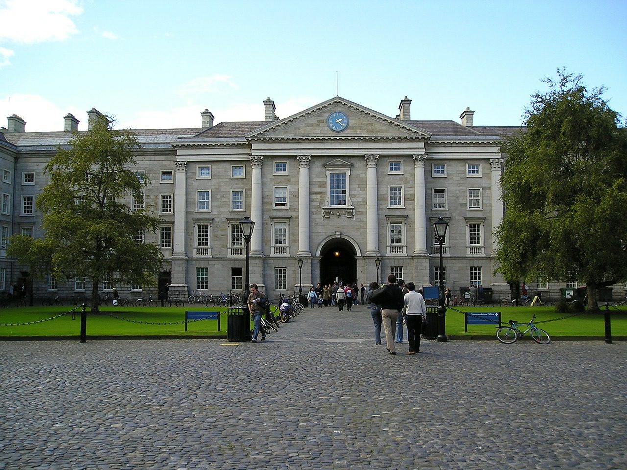 Trinity College: Conheça A Universidade Mais Antiga Da Irlanda