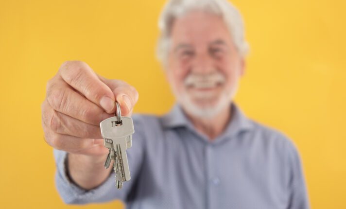 Nova plataforma ‘Rate The Landlord’ chega à Irlanda para avaliar proprietários de casas de aluguel