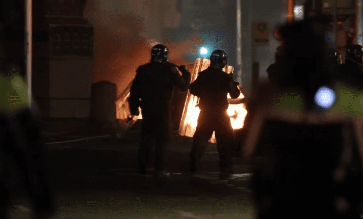 Protestos violentos em Dublin: um ano depois, os desdobramentos continuam